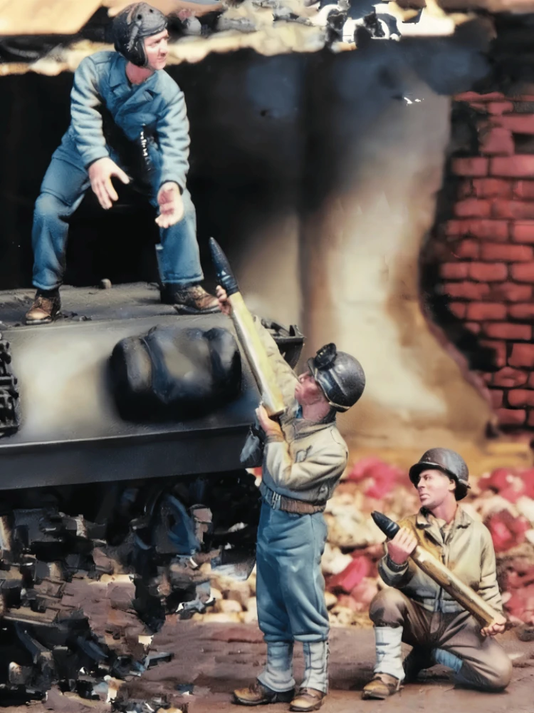 1/35 Casting Resin Model Assembly Kit, GK, Three Loaders, Unpainted (only Characters)
1/35 Casting Resin Model Assembly Kit, GK, Three Loaders, Unpainted (only Characters)