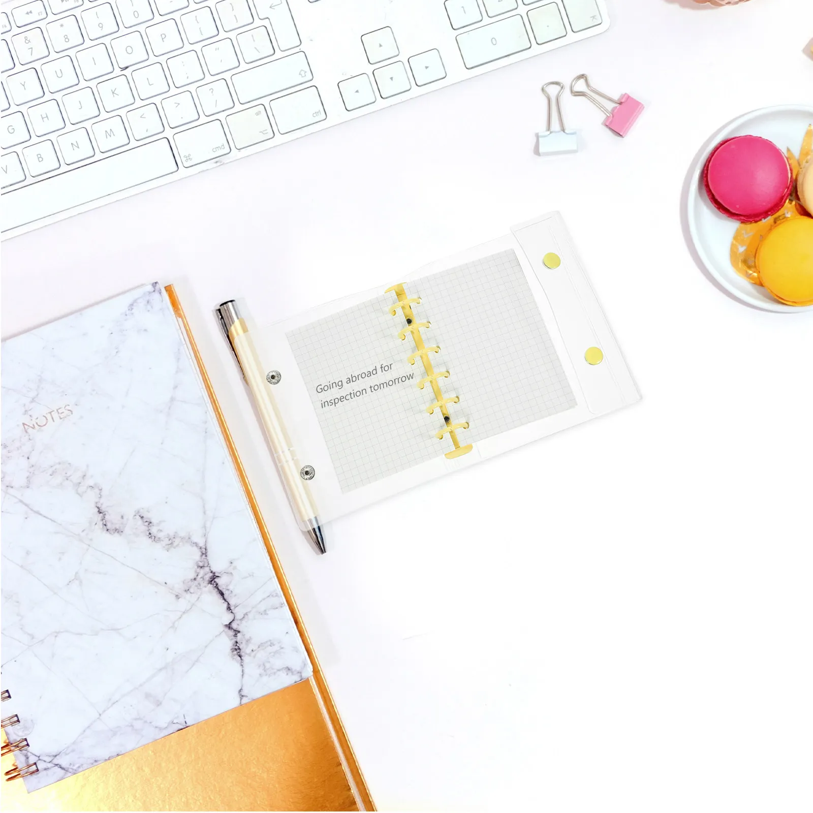 Mini Loose-Leaf Notebook Transparent Double Buckle Notepad DIY Creative Scrapbook Lovely Portable Schedule Planning Notebook
Mini Loose-Leaf Notebook Transparent Double Buckle Notepad DIY Creative Scrapbook Lovely Portable Schedule Planning Notebook