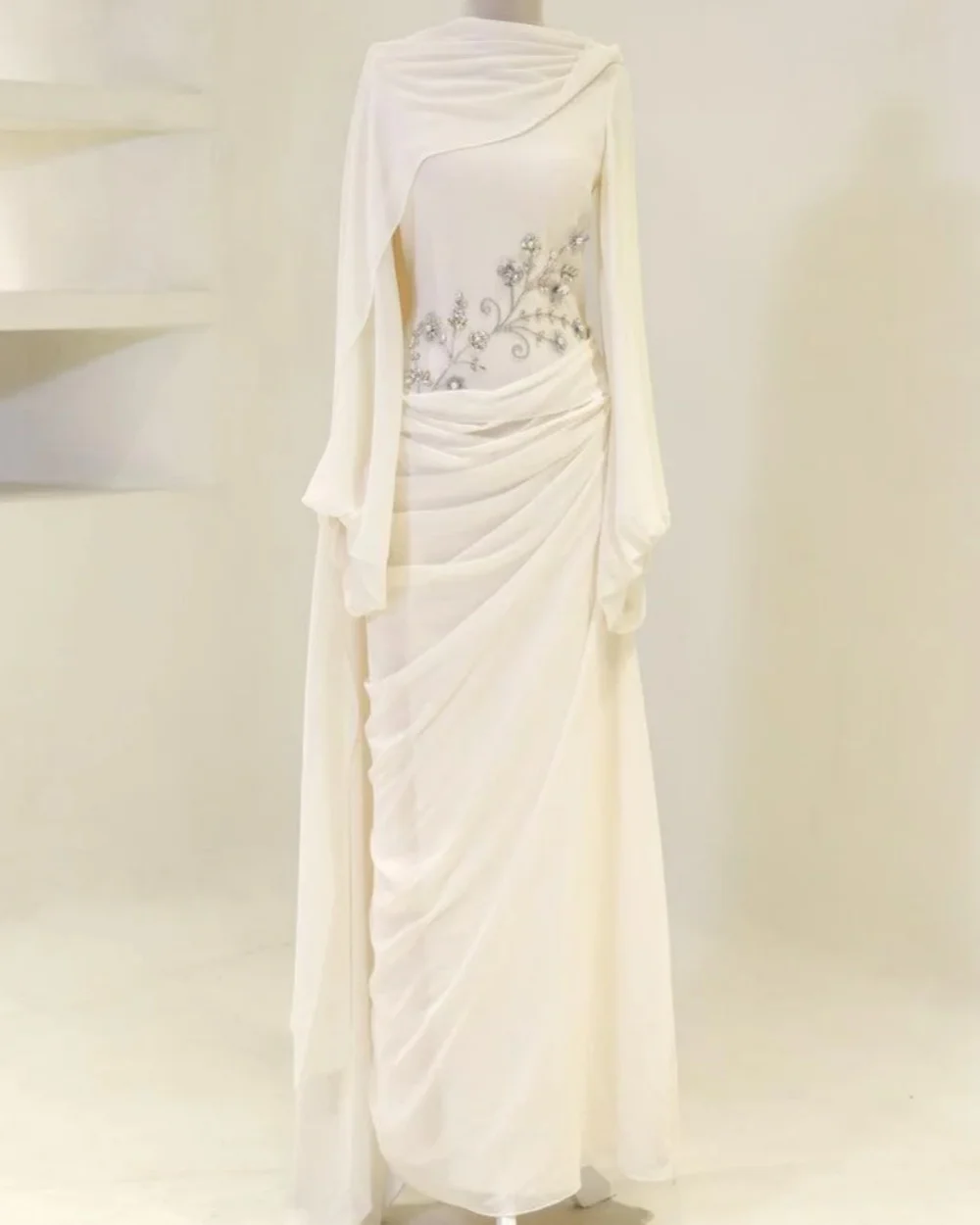 Customized Modern Style Women Chiffon Beading Handmade Flower Straight Evening Dress Formal High Collar Long Sleeves Party Gowns
Customized Modern Style Women Chiffon Beading Handmade Flower Straight Evening Dress Formal High Collar Long Sleeves Party Gowns