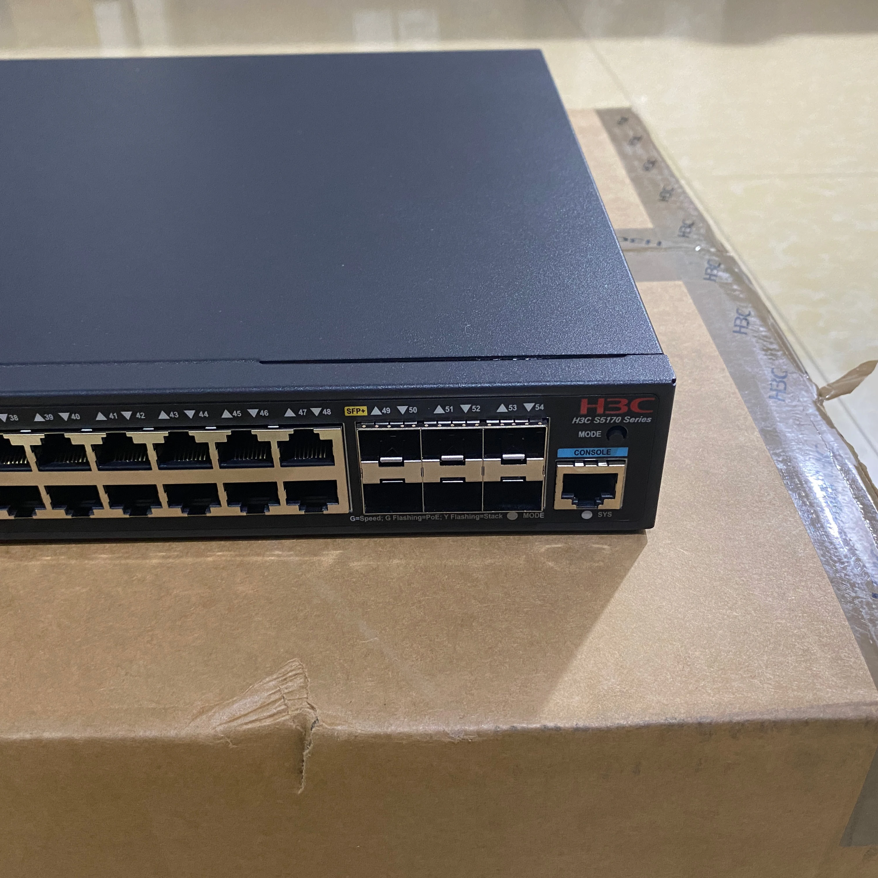 High-performance 24 Gigabit Electricity + 40000 Gigabit Optical H3C S5570S-54S-EI Switch
High-performance 24 Gigabit Electricity + 40000 Gigabit Optical H3C S5570S-54S-EI Switch