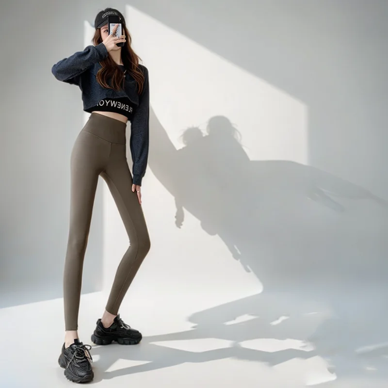 Женские леггинсы с высокой талией, чистая мода, голый бег, тай-дай, упражнения на велосипеде, летняя облегающая шерсть, подтяжка, эластичная прогулочная одежда
Женские леггинсы с высокой талией, чистая мода, голый бег, тай-дай, упражнения на велосипеде, летняя облегающая шерсть, подтяжка, эластичная прогулочная одежда