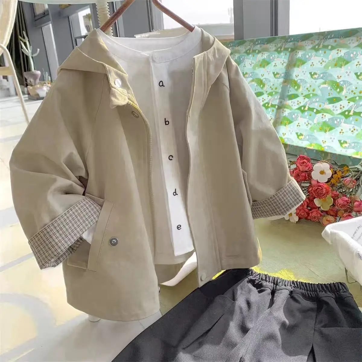 Children's Jacket 2026 Spring Autumn New Style Korean Casual Hooded Zipper Coat for Boys And Girls 80-130cm
Children's Jacket 2026 Spring Autumn New Style Korean Casual Hooded Zipper Coat for Boys And Girls 80-130cm