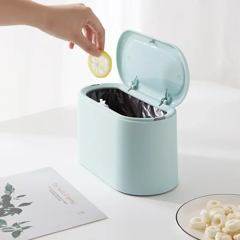 Simple Desktop Trash Bin Mini Durable Storage Bucket Can Automatic Pop-up Lid For Dressing Tables Home Office Garbage Bucket
Simple Desktop Trash Bin Mini Durable Storage Bucket Can Automatic Pop-up Lid For Dressing Tables Home Office Garbage Bucket