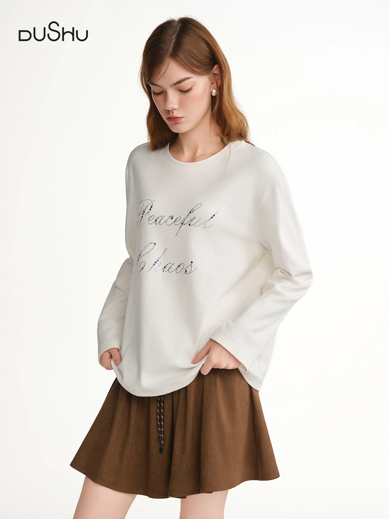 DUSHU Элегантная женская футболка с круглым вырезом и длинными рукавами, сверкающим блеском, украшенная буквами, осень-зима 2021, новое поступление
DUSHU Элегантная женская футболка с круглым вырезом и длинными рукавами, сверкающим блеском, украшенная буквами, осень-зима 2021, новое поступление