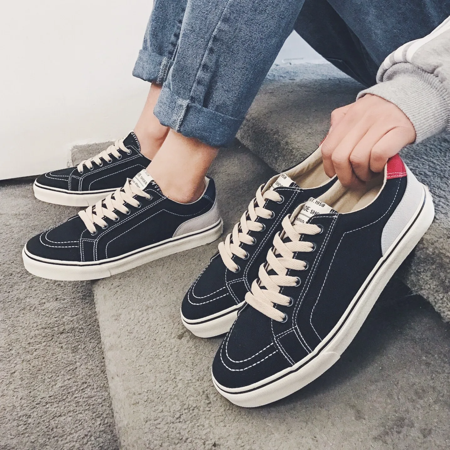 Classic HongKong Men Shoes Summer Casual All-match Canvas Shoe Men Breathable Sneakers Youth Trend Sports Shoe Zapatillas Hombre
Classic HongKong Men Shoes Summer Casual All-match Canvas Shoe Men Breathable Sneakers Youth Trend Sports Shoe Zapatillas Hombre