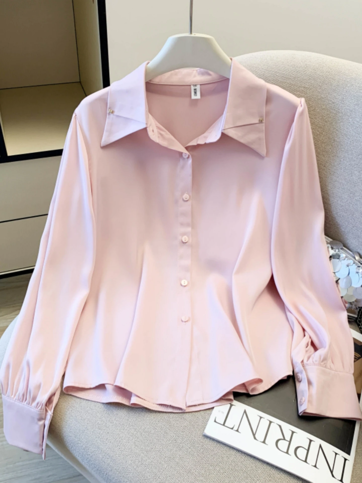 Pink Satin Long Sleeve Neck Base Shirt Women's Spring Autumn New Style plus Size Slimming Youthful Korean Loose Fit Shirt
Pink Satin Long Sleeve Neck Base Shirt Women's Spring Autumn New Style plus Size Slimming Youthful Korean Loose Fit Shirt