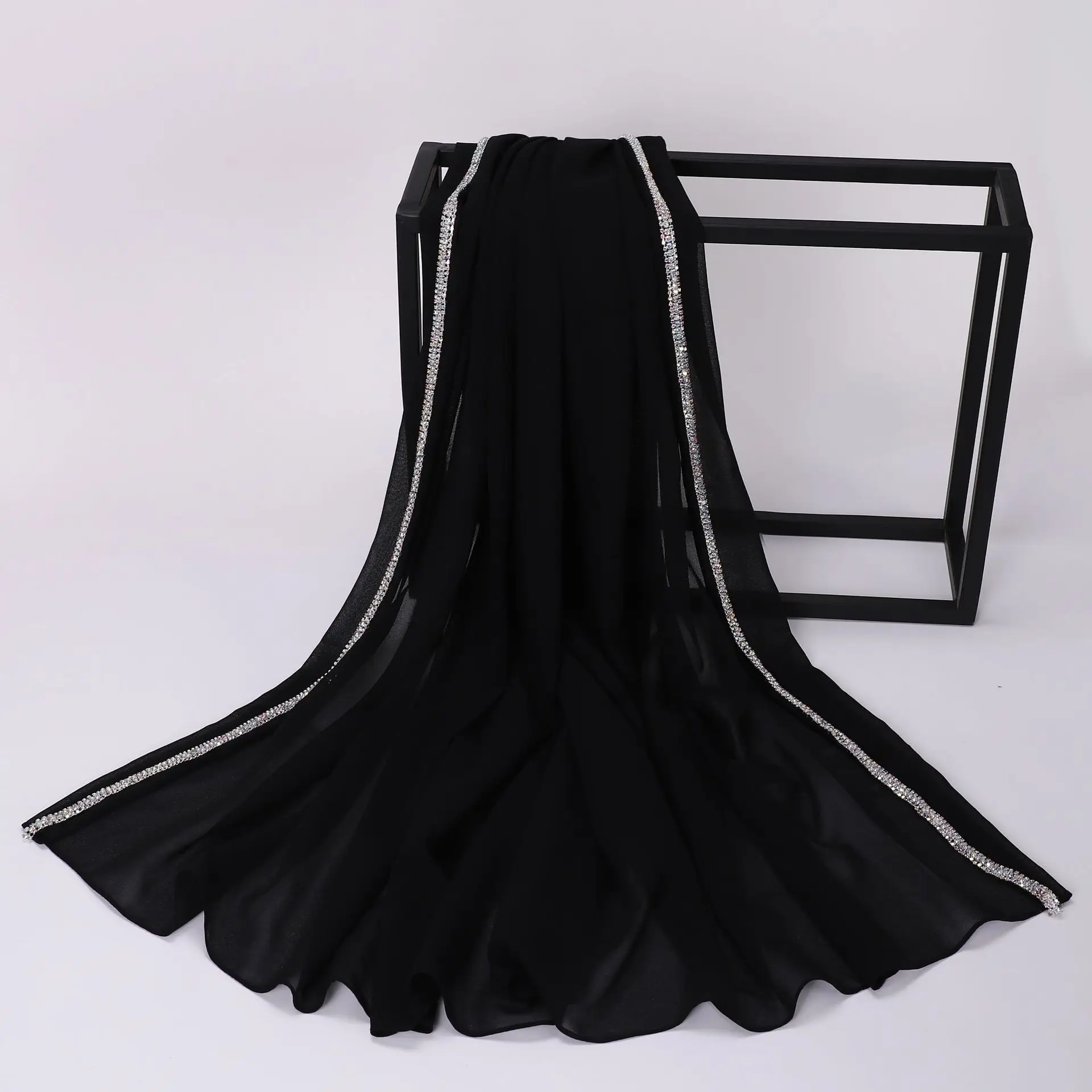 Luxury Pearl Bubble Chiffon Diamond Rhinestone Shawl Scarf High Quality Shimmer Beads Headband Wrap Foulard Muslim Hijab Sjaal
Luxury Pearl Bubble Chiffon Diamond Rhinestone Shawl Scarf High Quality Shimmer Beads Headband Wrap Foulard Muslim Hijab Sjaal