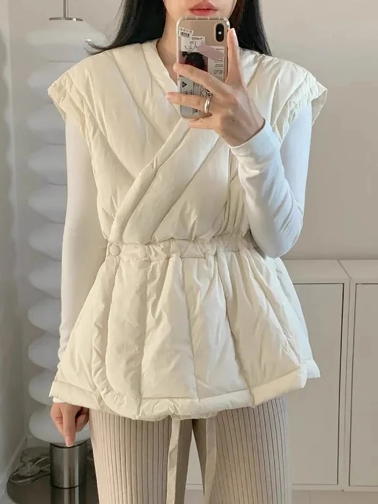 French Elegant Vests V Neck Sleeveless Solid Color Warm Thicken Slim Waist Coats Autumn Winter Fashion All Match Women Clothing
French Elegant Vests V Neck Sleeveless Solid Color Warm Thicken Slim Waist Coats Autumn Winter Fashion All Match Women Clothing