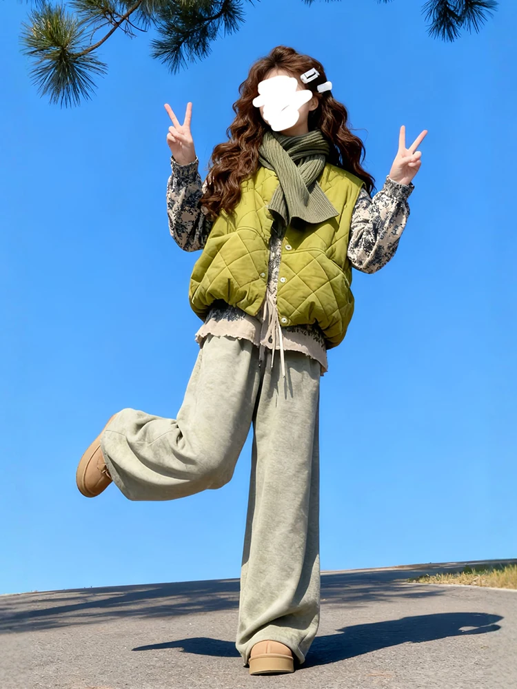 plus Size Winter Outfit Korean Style Green Cotton Vest Knitted Cardigan Pants Three Piece Set for plus Size Women Casual Wear
plus Size Winter Outfit Korean Style Green Cotton Vest Knitted Cardigan Pants Three Piece Set for plus Size Women Casual Wear