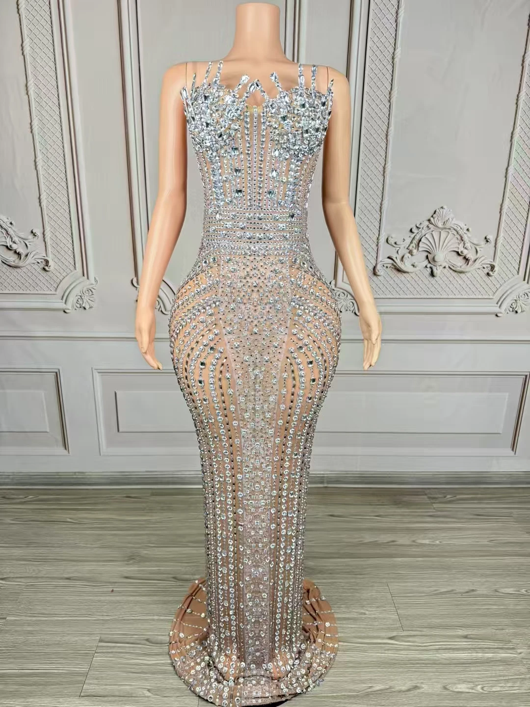 Elegant Mermaid Tube Top Rhinestone Shiny EveningDress High-end lmportant Occasion Birthday PartyDress Model Catwalk Dress D186
Elegant Mermaid Tube Top Rhinestone Shiny EveningDress High-end lmportant Occasion Birthday PartyDress Model Catwalk Dress D186