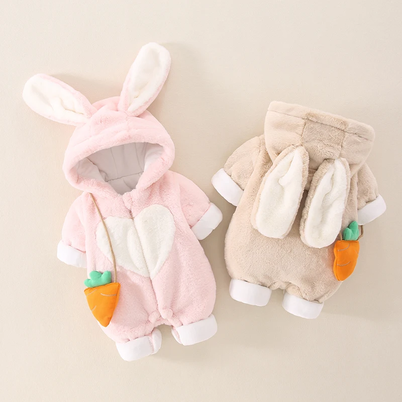 Thiened Winter Overalls for Infants And Toddlers Cute Plu Fce Warm Outdoor Clothes with Hat Baby Rers Korean Sle
Thiened Winter Overalls for Infants And Toddlers Cute Plu Fce Warm Outdoor Clothes with Hat Baby Rers Korean Sle