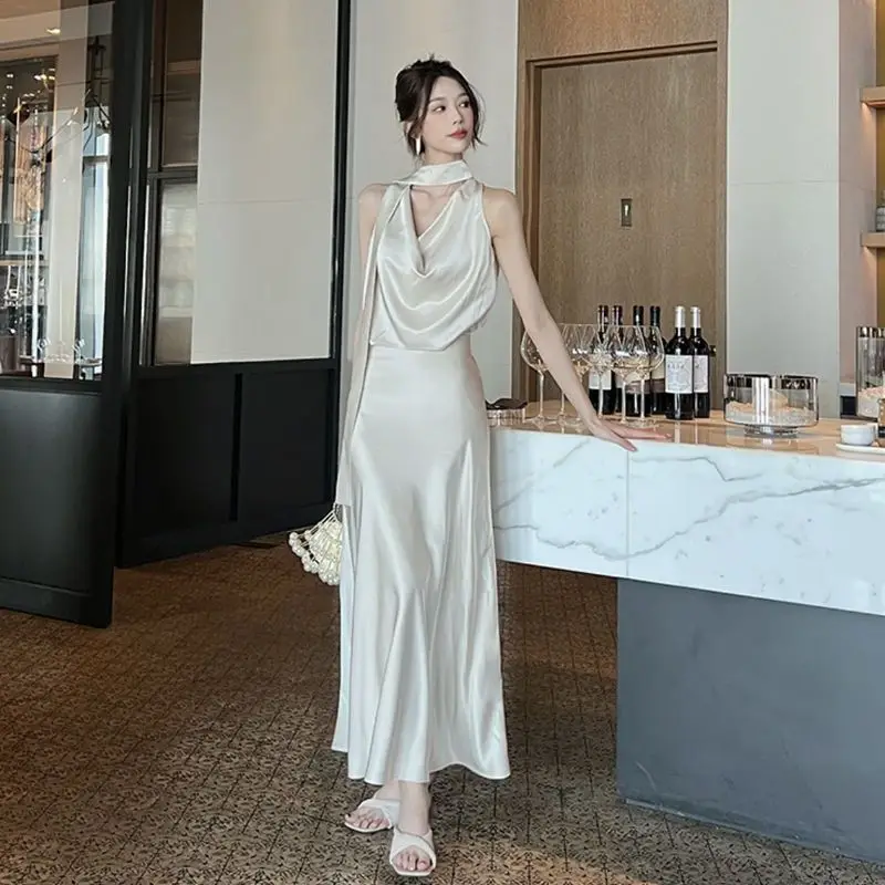 French Elegant Style High-end Advanced Swing-neck Streamer Vest + High-waisted Slim Satin Skirt Two Piece Sets Womens Outifits
French Elegant Style High-end Advanced Swing-neck Streamer Vest + High-waisted Slim Satin Skirt Two Piece Sets Womens Outifits