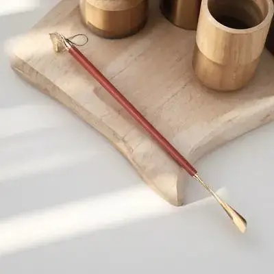 Horse Head Shoe Horn Long Handle for Seniors Portable Wooden Shoehorn Tool Copper Material Household Travel Shoe Helper
Horse Head Shoe Horn Long Handle for Seniors Portable Wooden Shoehorn Tool Copper Material Household Travel Shoe Helper