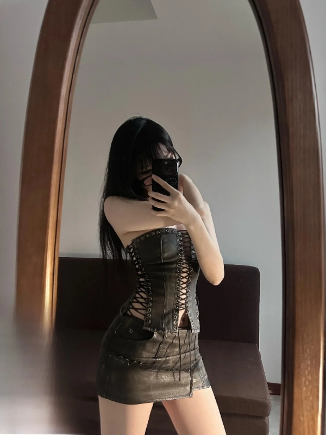 Jaded London Y2K Sle сексуальный ажурный корсет из искусственной кожи топ на бретельках Dr оригинальный дизайн бальный жилет с ремешком для женщин
Jaded London Y2K Sle сексуальный ажурный корсет из искусственной кожи топ на бретельках Dr оригинальный дизайн бальный жилет с ремешком для женщин
