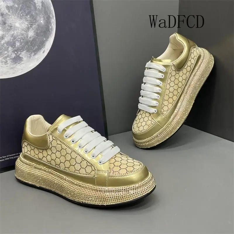 Кроссовки мужские из микрофибры на платформе, повседневные дизайнерские, дышащие, с блестками, на плоской подошве, модная обувь в стиле панк
Кроссовки мужские из микрофибры на платформе, повседневные дизайнерские, дышащие, с блестками, на плоской подошве, модная обувь в стиле панк