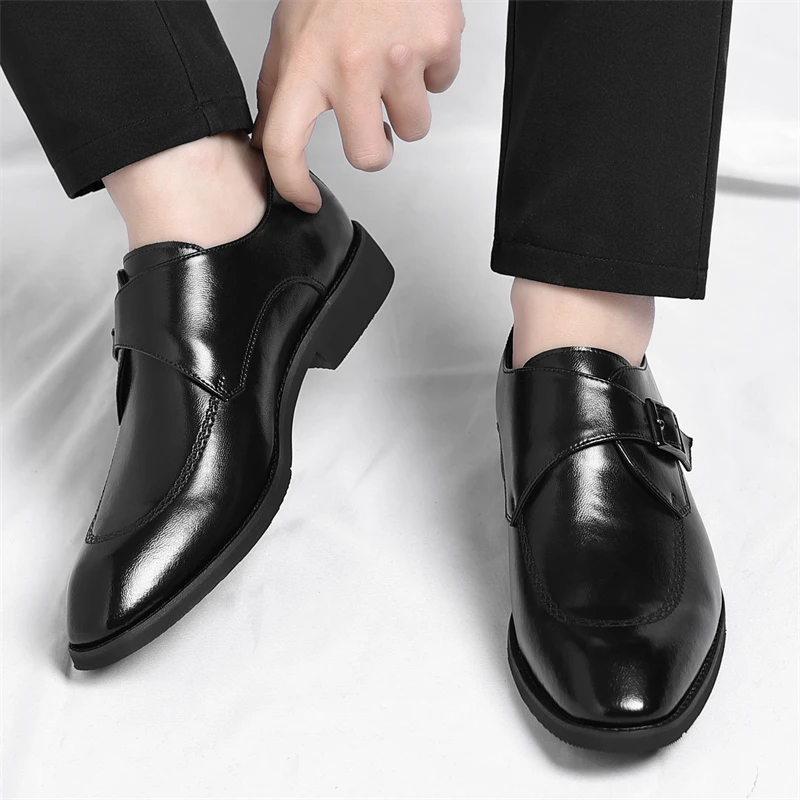 Retro Men New Mengke Shoes with Breathable Dry Belt Buckle Business Dress Daily Commuting Shoes for Men
Retro Men New Mengke Shoes with Breathable Dry Belt Buckle Business Dress Daily Commuting Shoes for Men