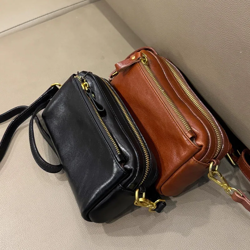 AETOO The genuine leather toast small square bag exudes a sense of luxury with multiple layers of cowhide. It is a versatile, li
AETOO The genuine leather toast small square bag exudes a sense of luxury with multiple layers of cowhide. It is a versatile, li