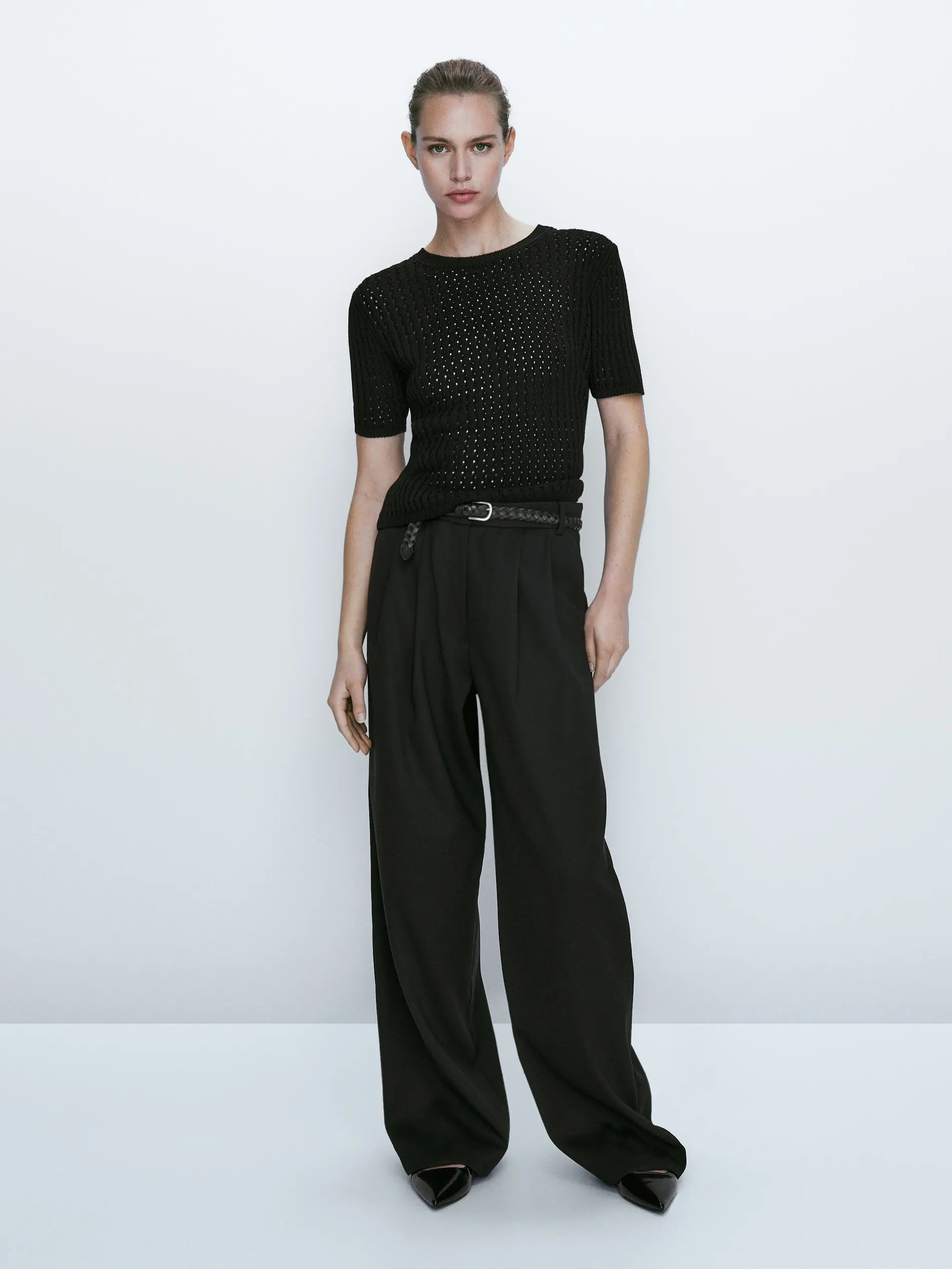 Ethereal MD 2025 massidutti summer new style of Ladies' casual and fashionable Black short-sleeved hollowed-out knitted T-shirt
Ethereal MD 2025 massidutti summer new style of Ladies' casual and fashionable Black short-sleeved hollowed-out knitted T-shirt