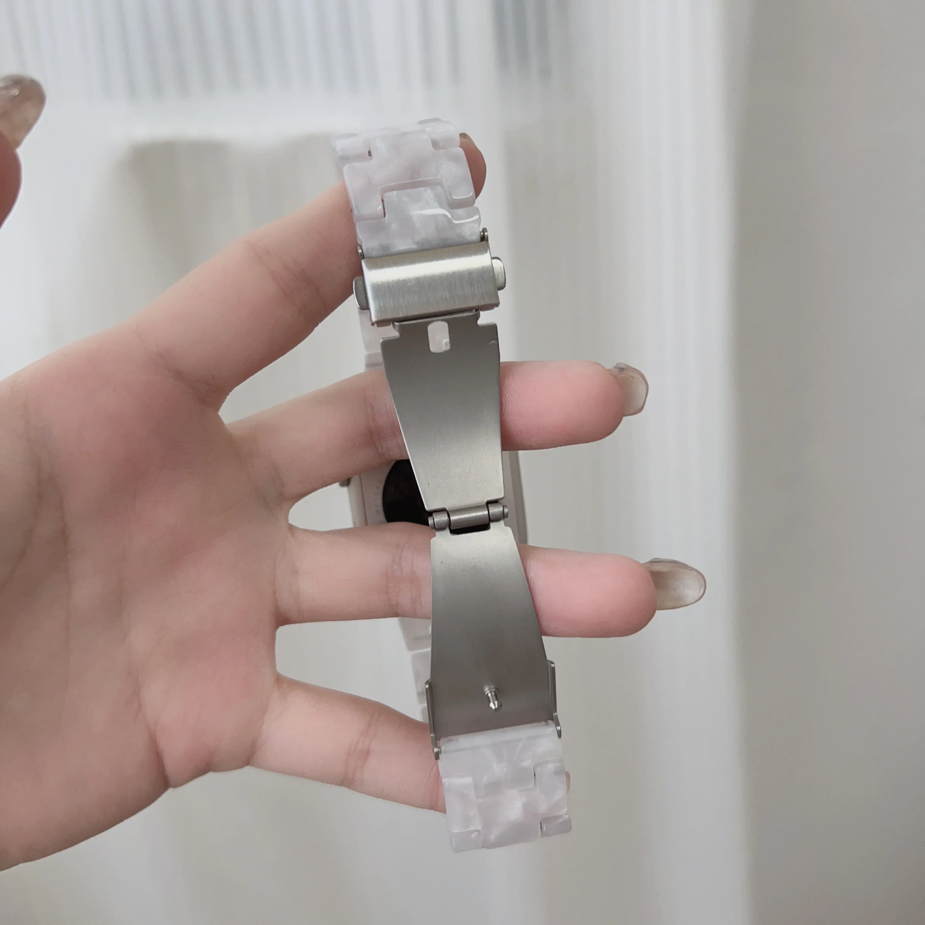 Excellent Resin bracelet For Apple Watch band women Series Ultra 10/9/8/7/6/5 38mm 40mm 41mm 42mm 44mm 45mm 46mm Strap fashion
Excellent Resin bracelet For Apple Watch band women Series Ultra 10/9/8/7/6/5 38mm 40mm 41mm 42mm 44mm 45mm 46mm Strap fashion