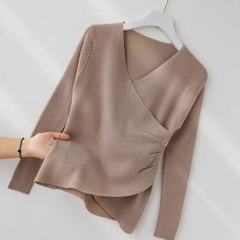 Base Shirt Spring and Autumn Interior Sweater New Women's Versatile Sweater Long-sleeved Pleated Button Design Asymmetrical Top
Base Shirt Spring and Autumn Interior Sweater New Women's Versatile Sweater Long-sleeved Pleated Button Design Asymmetrical Top