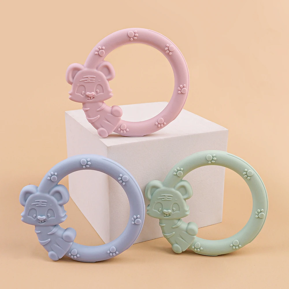 TYRY.HU 1 шт., детский прорезыватель, силиконовая игрушка для младенцев, тактильное познание, молярный уход за здоровьем, ручка для новорожденных, игрушки для прорезывания зубов, подарок для детского душа
TYRY.HU 1 шт., детский прорезыватель, силиконовая игрушка для младенцев, тактильное познание, молярный уход за здоровьем, ручка для новорожденных, игрушки для прорезывания зубов, подарок для детского душа