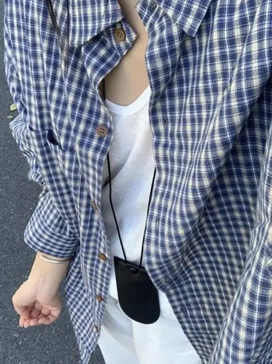 American Retro Blue Plaid Long Sve irt Casual Loose Sle for Men And Women Summer Trendy Lazy Faion Thin Outerwear
American Retro Blue Plaid Long Sve irt Casual Loose Sle for Men And Women Summer Trendy Lazy Faion Thin Outerwear
