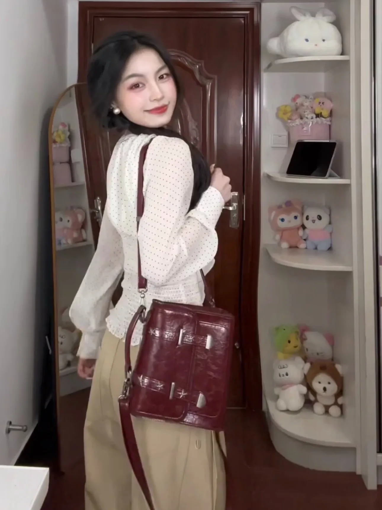 Retro Polka Dot Women's irt Spring 2026 New V-ne Sa Waist-cinching Slim Long Sve Blouse French Sle Breathable
Retro Polka Dot Women's irt Spring 2026 New V-ne Sa Waist-cinching Slim Long Sve Blouse French Sle Breathable