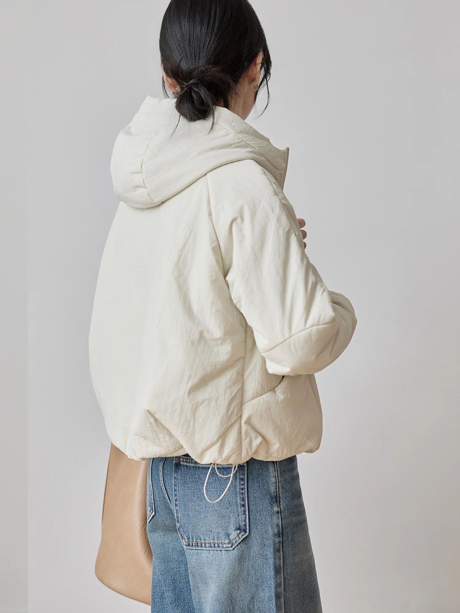 Женская повседневная хлопковая куртка Lufeng: теплая, пушистая, с капюшоном, на молнии, разрезом, цветная, для зимы
Женская повседневная хлопковая куртка Lufeng: теплая, пушистая, с капюшоном, на молнии, разрезом, цветная, для зимы