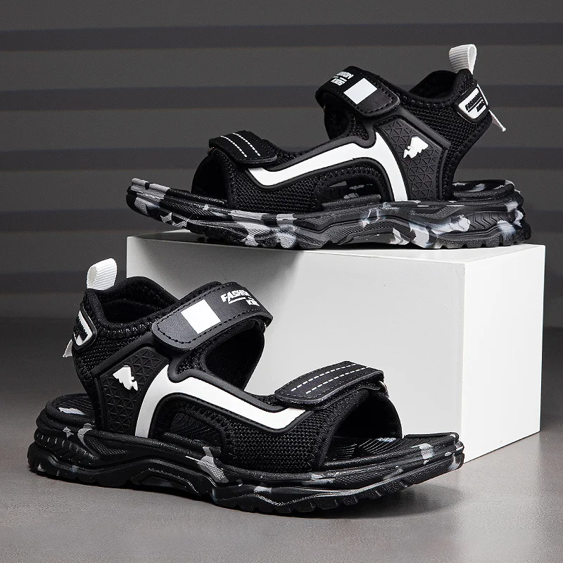 A pair of children's sports sandals. Breathable. Magic tape thick sole with anti-slip soft bottom. Casual beach shoes.YZ-199
A pair of children's sports sandals. Breathable. Magic tape thick sole with anti-slip soft bottom. Casual beach shoes.YZ-199