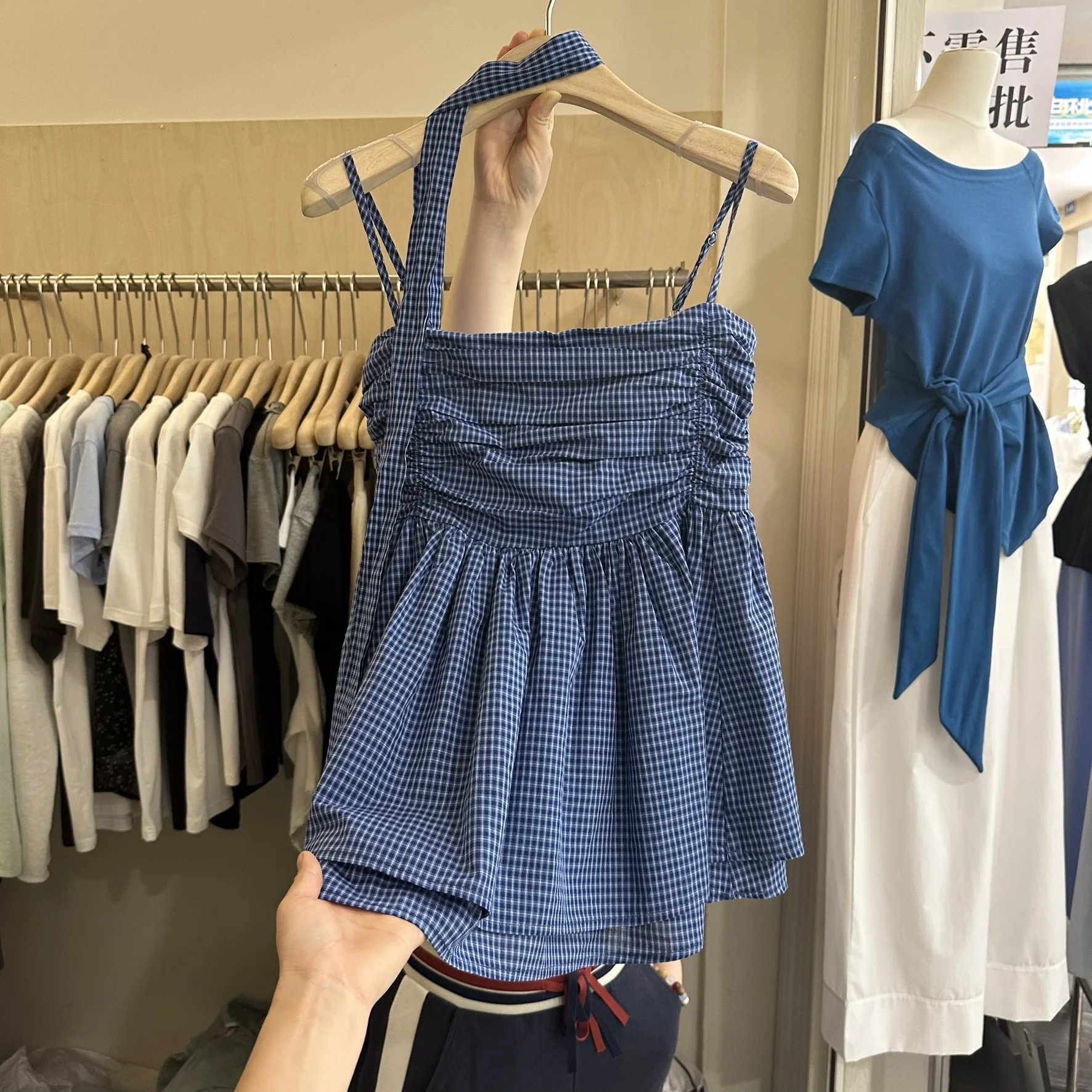 Korean Style Blue Halter Neck Ribbon Checkered Sleeveless Vest Women 2025 Summer Sweet Spicy Waist Top
Korean Style Blue Halter Neck Ribbon Checkered Sleeveless Vest Women 2025 Summer Sweet Spicy Waist Top