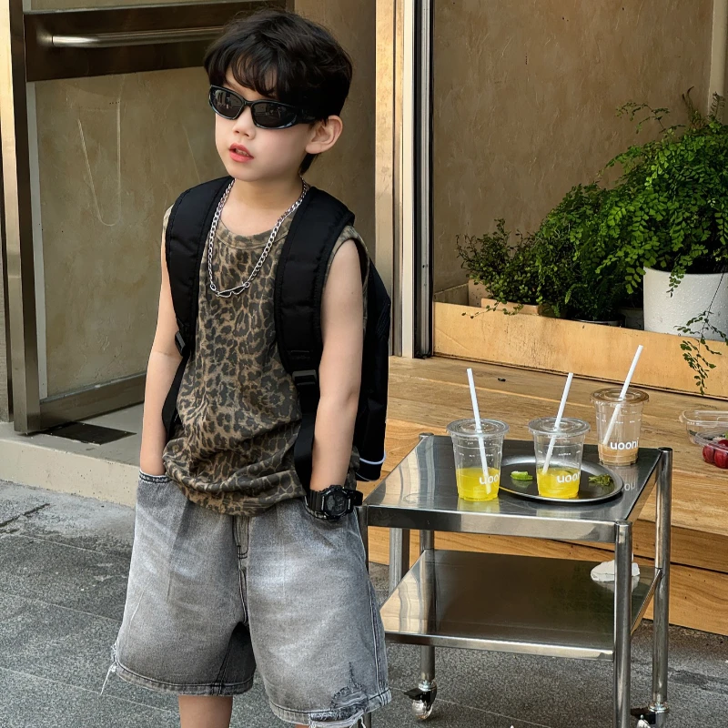 2025 Summer New Boys' Personalized Breathable Cotton Leopard Pattern Sleeveless Tank Top
2025 Summer New Boys' Personalized Breathable Cotton Leopard Pattern Sleeveless Tank Top