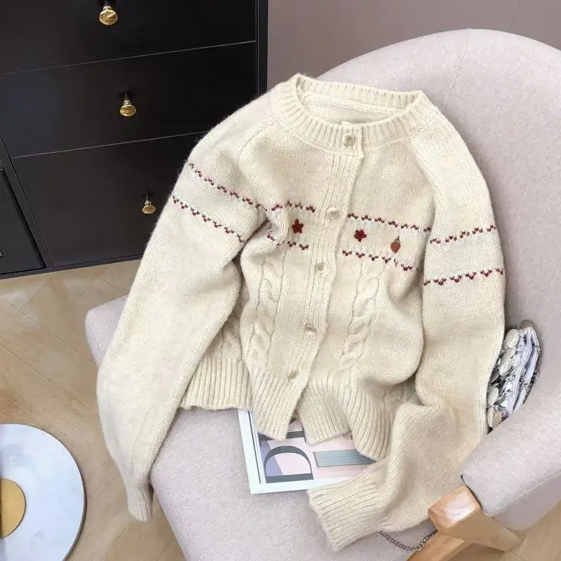 Korean fashion Christmas Red Print Cardigan Sweater Women Vintage Long Sleeve Knitted Coat Sweet Casual Female Cute Tops New
Korean fashion Christmas Red Print Cardigan Sweater Women Vintage Long Sleeve Knitted Coat Sweet Casual Female Cute Tops New