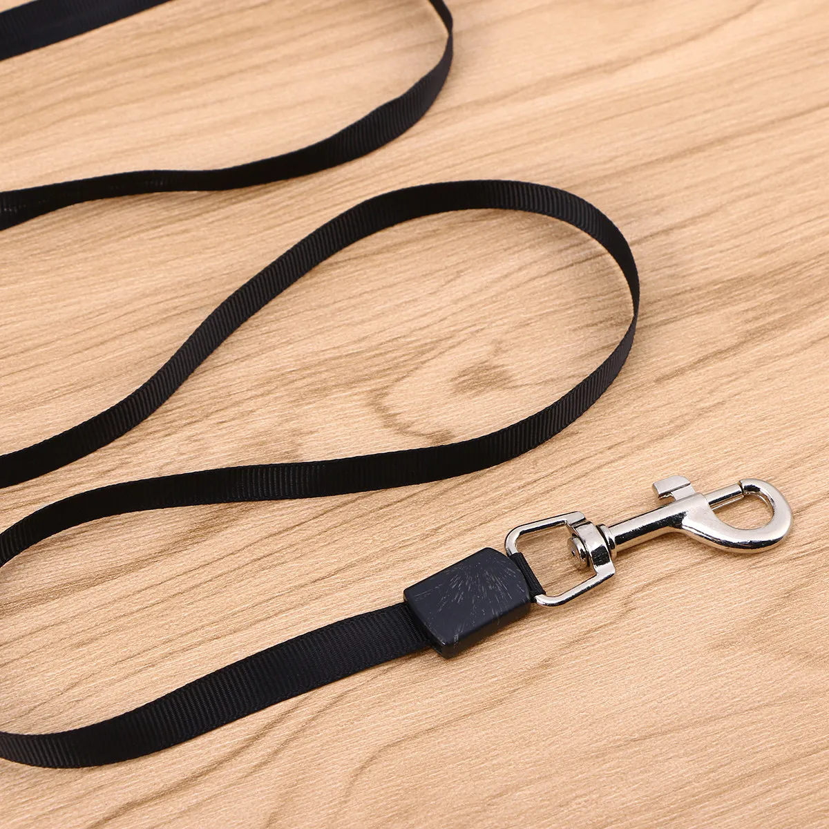 Automatic Retractable Dog Leash for Small Medium Pets Ergonomic Large Handle Lock Brake One-Hand Operation Telescopic
Automatic Retractable Dog Leash for Small Medium Pets Ergonomic Large Handle Lock Brake One-Hand Operation Telescopic