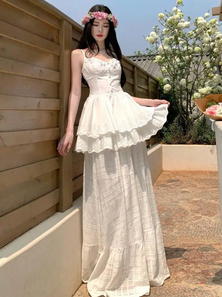 Французские модные комплекты из двух предметов для отдыха, женские белые кружевные топы с v-образным вырезом и открытой спиной, оборками, плиссированные топы и костюм с длинной юбкой с высокой талией
Французские модные комплекты из двух предметов для отдыха, женские белые кружевные топы с v-образным вырезом и открытой спиной, оборками, плиссированные топы и костюм с длинной юбкой с высокой талией