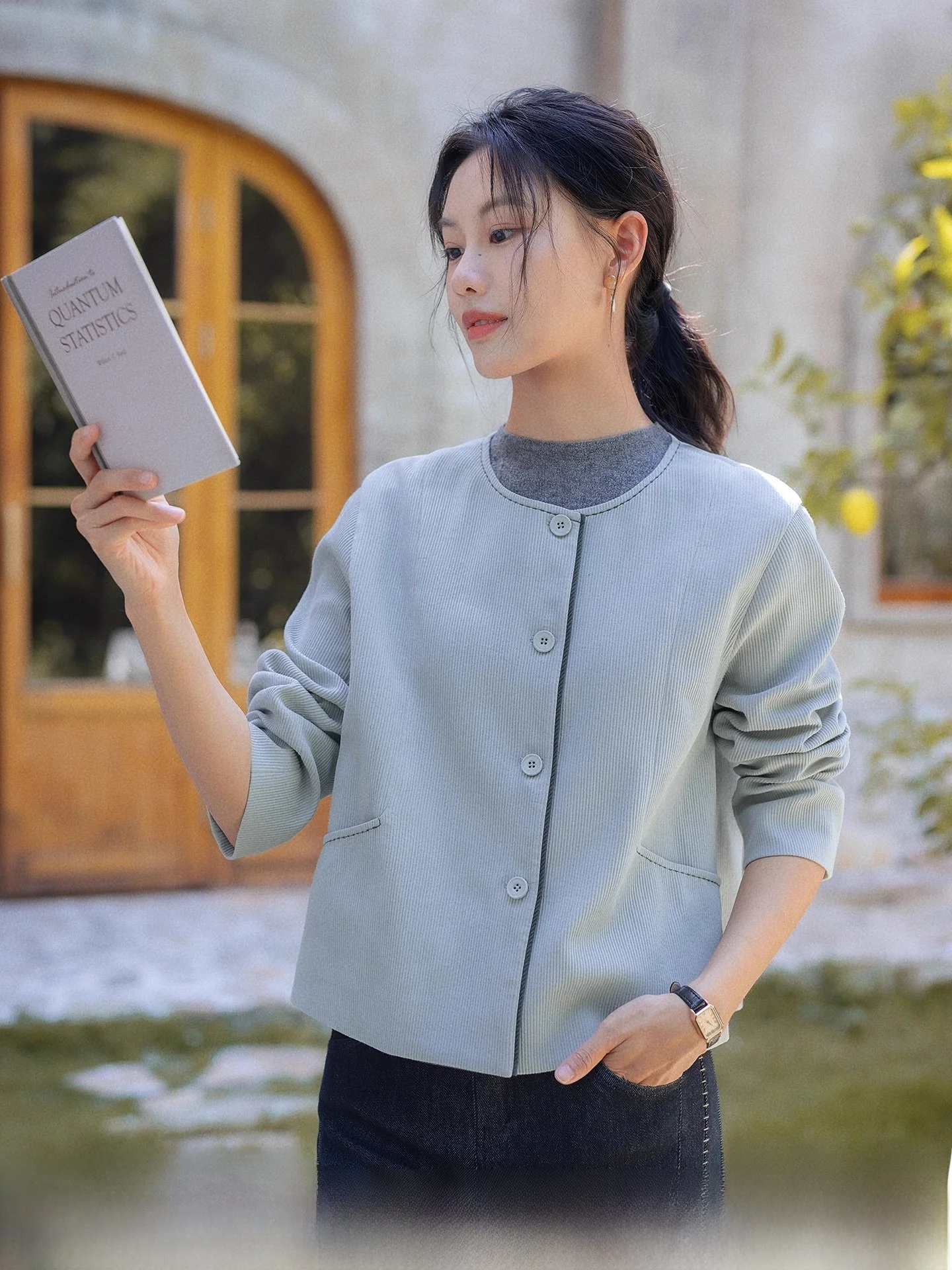 Синий женский повседневный хлопковый плащ с цветочным узором и пуговицами, длинный рукав, для ежедневной носки
Синий женский повседневный хлопковый плащ с цветочным узором и пуговицами, длинный рукав, для ежедневной носки