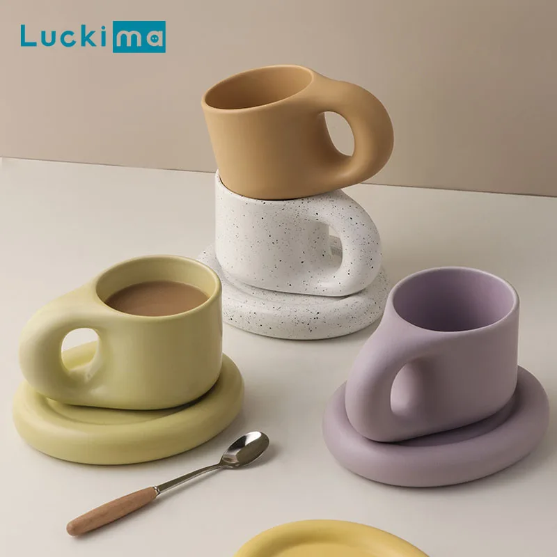 Ceramic Coffee Mugs Nordic Creative Cup with Saucer Milk Tea Water Cup with Tray Birthday Christmas Gift Tabletop Decoration
Ceramic Coffee Mugs Nordic Creative Cup with Saucer Milk Tea Water Cup with Tray Birthday Christmas Gift Tabletop Decoration