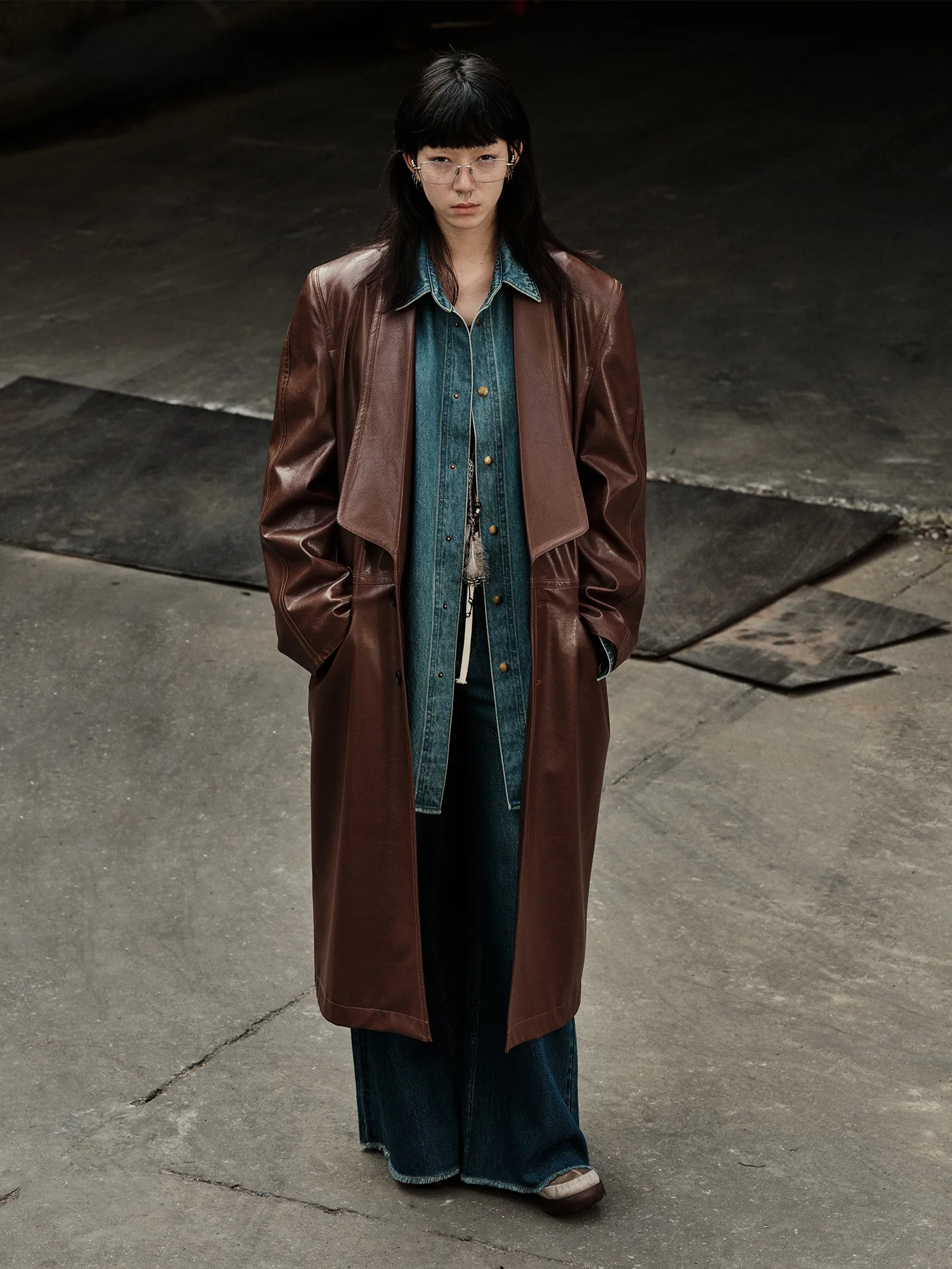 Classic Retro Wide Shoulder Long Collar Leather Jacket Eco Friendly Street Style Women's Fashion PU Leather Coat
Classic Retro Wide Shoulder Long Collar Leather Jacket Eco Friendly Street Style Women's Fashion PU Leather Coat