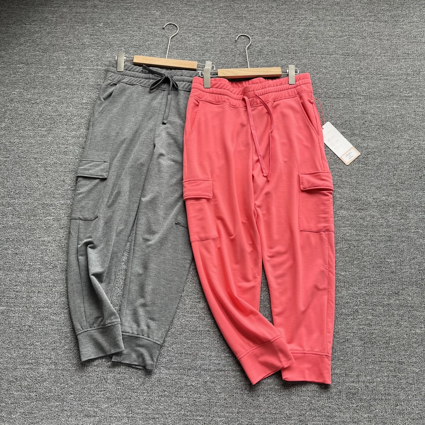 Loose Women's Casual Pants Elastic Waist Cargo Style Nine-Tenths Loose Fit Long Trousers Spring Season Fashion Girls
Loose Women's Casual Pants Elastic Waist Cargo Style Nine-Tenths Loose Fit Long Trousers Spring Season Fashion Girls