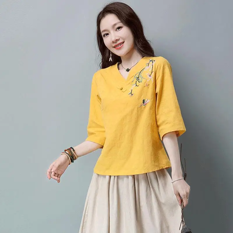 Fashion V-Neck Button Spliced Vintage Embroidery Blouses Women's Clothing 2025 Summer New Loose All-match Tops Commuter Shirts
Fashion V-Neck Button Spliced Vintage Embroidery Blouses Women's Clothing 2025 Summer New Loose All-match Tops Commuter Shirts