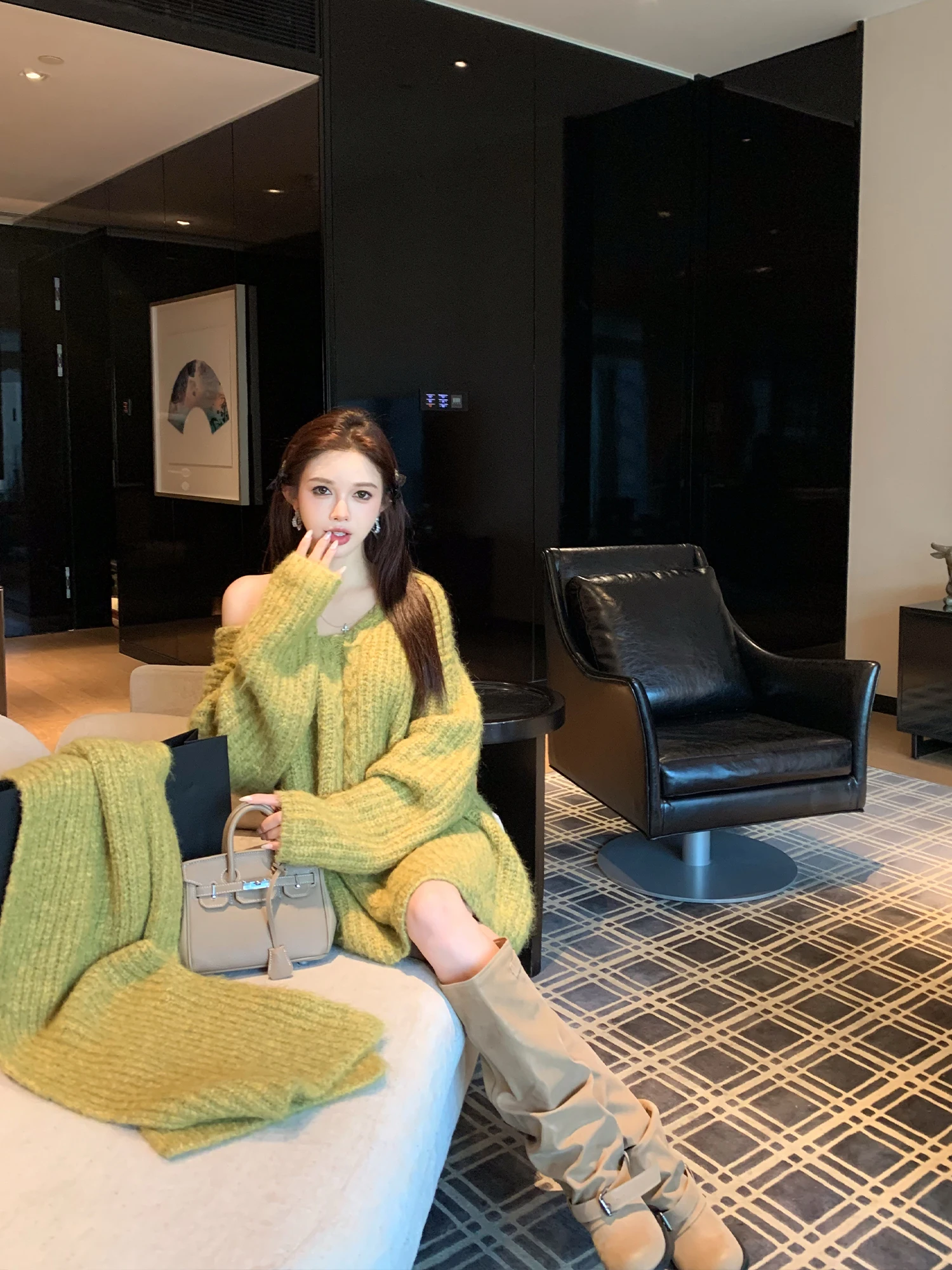 Женский повседневный утепленный свитер LADIESFIRST с V-образным вырезом, элегантный, теплый, облегающий, новинка L2750, всесезонный.
Женский повседневный утепленный свитер LADIESFIRST с V-образным вырезом, элегантный, теплый, облегающий, новинка L2750, всесезонный.