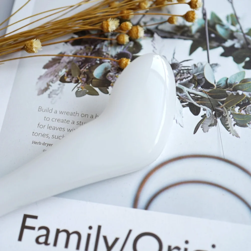 Гладкая прочная стеклянная массажная ручка, многофункциональный инструмент для скребковой терапии для ног, шеи, спины, спа-уход, белая массажная ручка
Гладкая прочная стеклянная массажная ручка, многофункциональный инструмент для скребковой терапии для ног, шеи, спины, спа-уход, белая массажная ручка