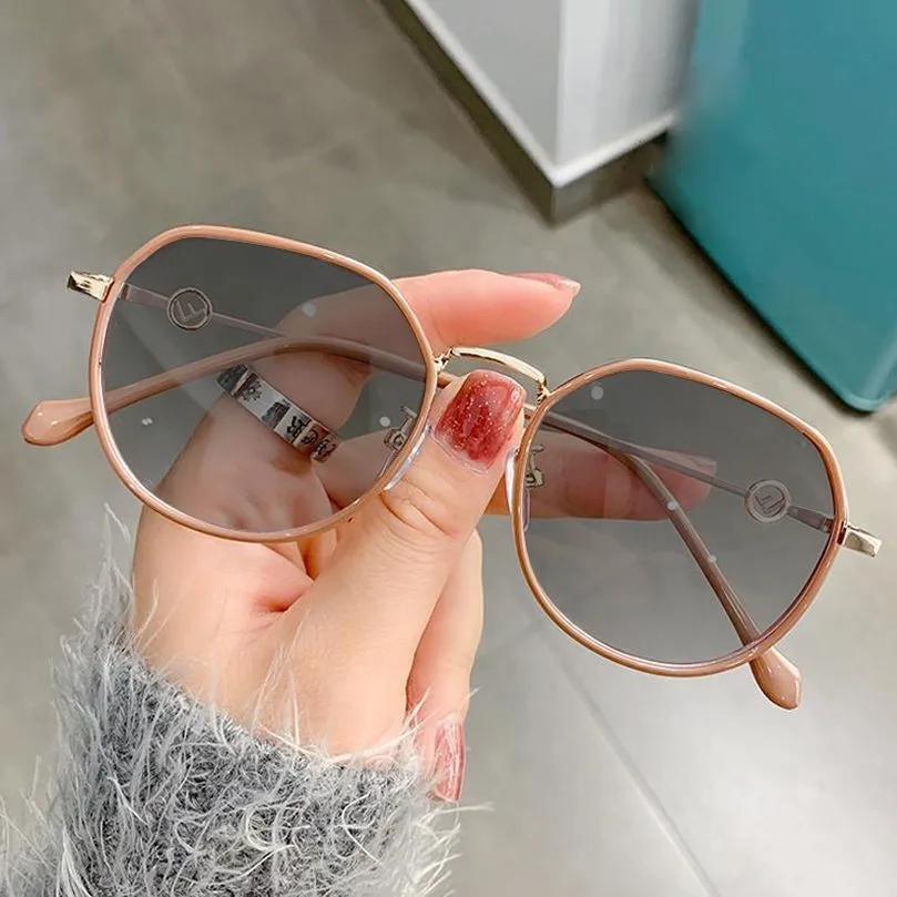 Фотохромные очки женские синий свет защита от ультрафиолета сладкий лесной стиль без рецепта плоские линзы корейские
Фотохромные очки женские синий свет защита от ультрафиолета сладкий лесной стиль без рецепта плоские линзы корейские 