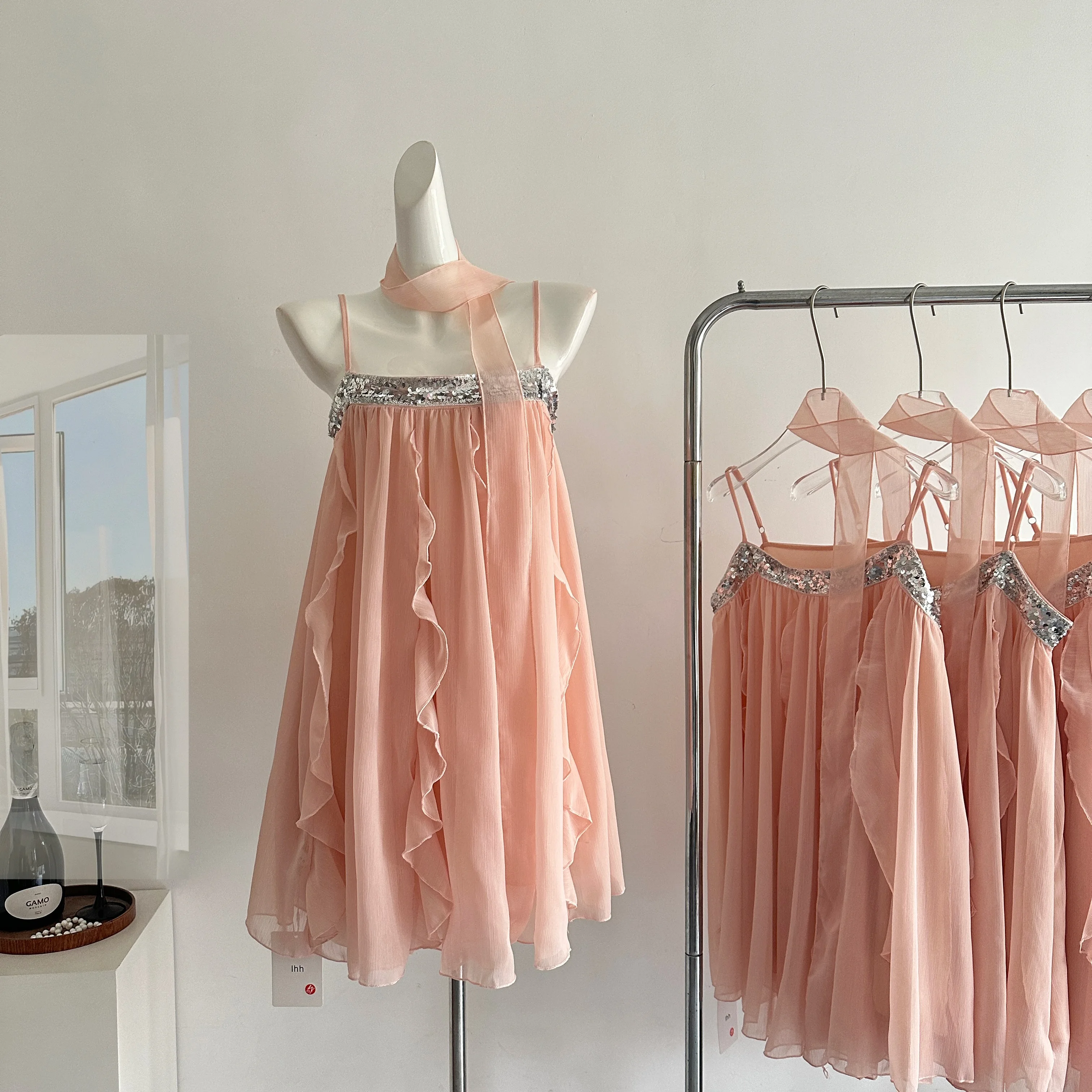 Summer Beach Holidays Ruffle Flounce Dress Women Strapless Ribbon Backless Slip Mini Dress Female Casual Sexy Chic Clothing New
Summer Beach Holidays Ruffle Flounce Dress Women Strapless Ribbon Backless Slip Mini Dress Female Casual Sexy Chic Clothing New