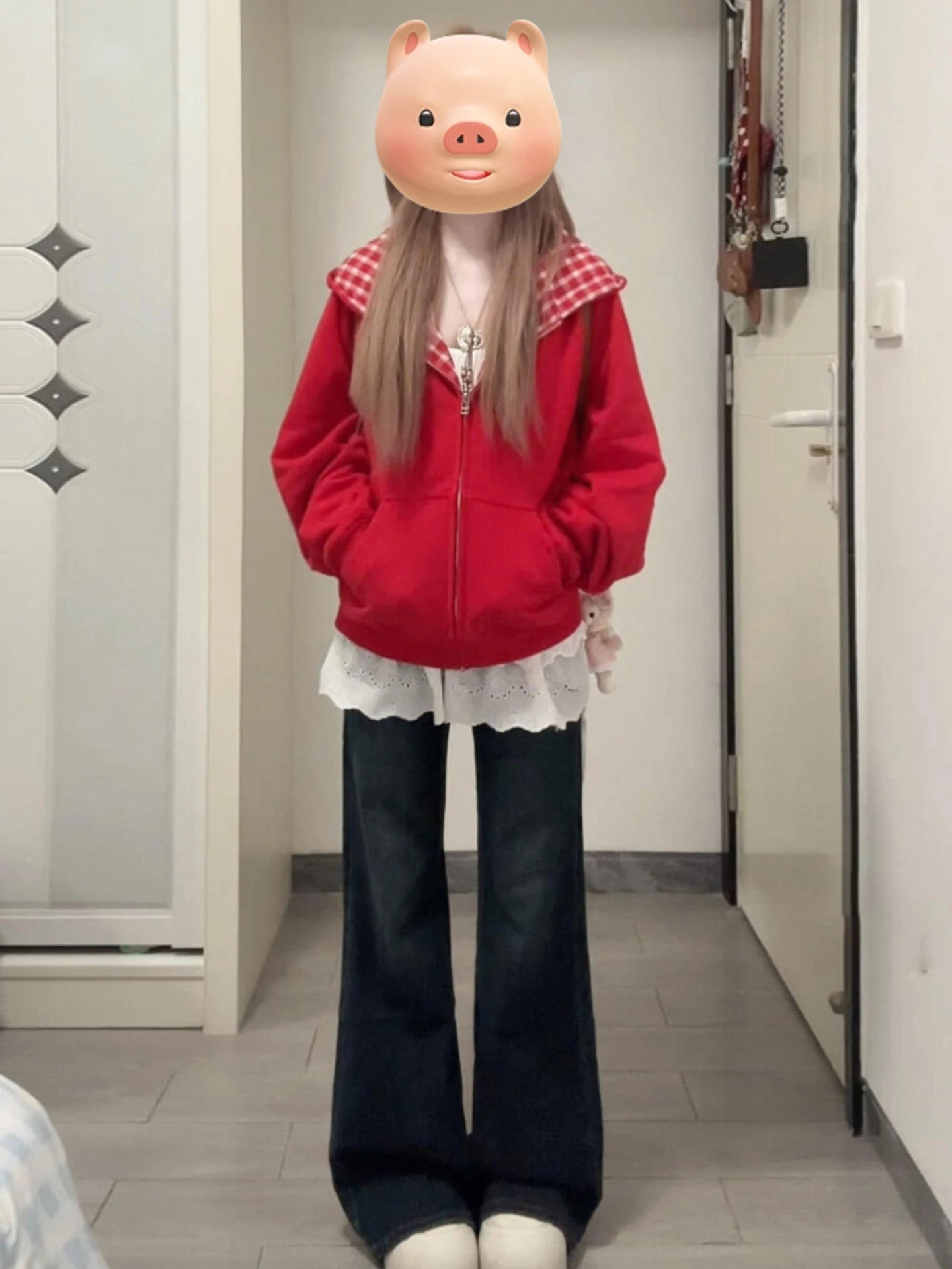 Красная толстовка в клетку с капюшоном, женская свободная кофта, корейский стиль, новинка осени-зимы, праздничный образ
Красная толстовка в клетку с капюшоном, женская свободная кофта, корейский стиль, новинка осени-зимы, праздничный образ