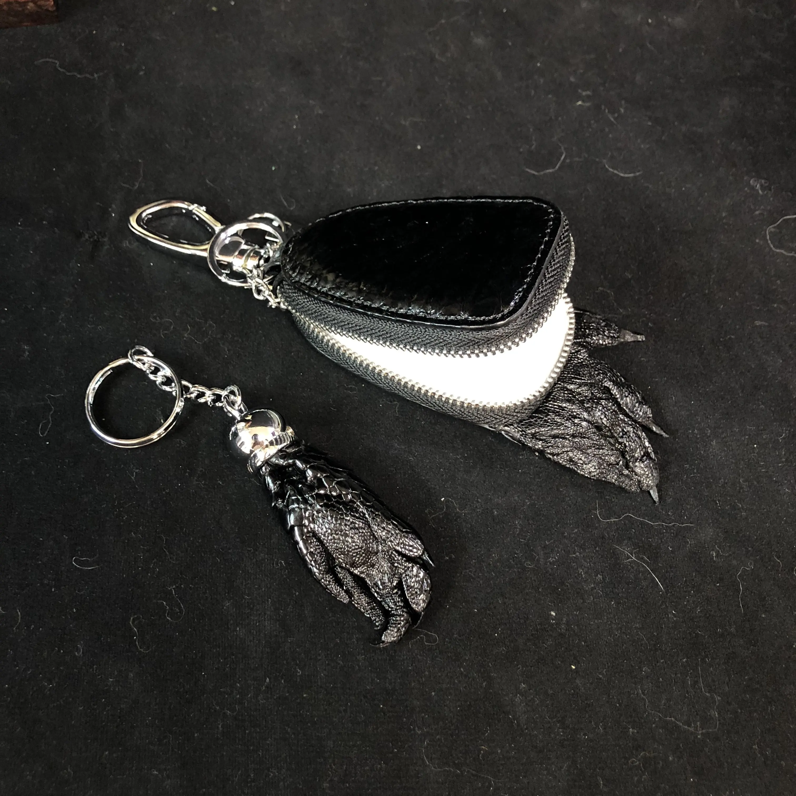 2092 Crocodile Leather Keychain Bag Car Interior Accessories Premium Key Holder Organizer Luxury Keychain Pouch Gift Keychain
2092 Crocodile Leather Keychain Bag Car Interior Accessories Premium Key Holder Organizer Luxury Keychain Pouch Gift Keychain