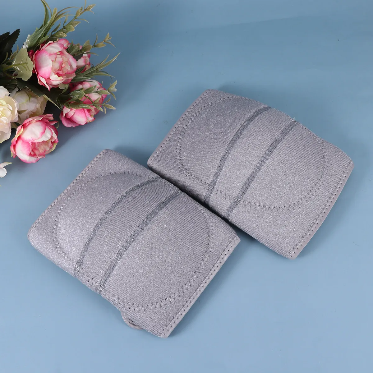 1Pair Professional Knee Pad Thick Sponge Elastic Non Slip Knee Support with Double Straps Eva Cover for Outdoor Sports Grey
1Pair Professional Knee Pad Thick Sponge Elastic Non Slip Knee Support with Double Straps Eva Cover for Outdoor Sports Grey
