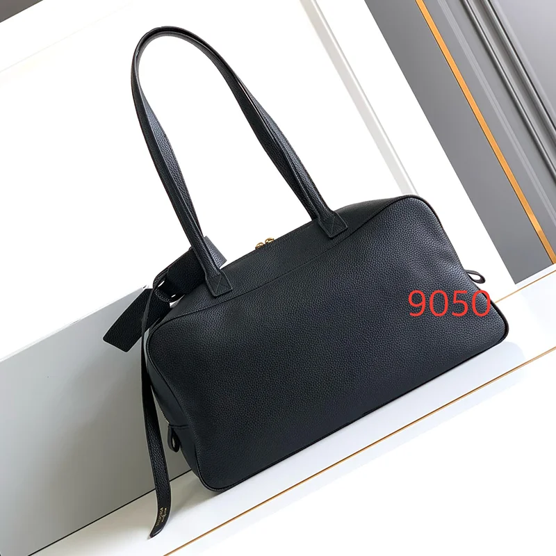 Boston Shoulder Bag Women's Handheld Bowling Bag Light Luxury High Quality Large Capacity Underarm Bag 2025 New Vintage Wallet
Boston Shoulder Bag Women's Handheld Bowling Bag Light Luxury High Quality Large Capacity Underarm Bag 2025 New Vintage Wallet