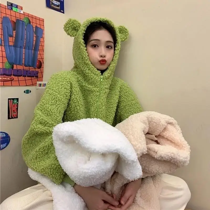 Популярная толстая толстовка с женским кардиганом на молнии с имитацией овечьей шерсти Kawaii, модные топы для девочек, студенческая повседневная одежда с героями мультфильмов Alo
Популярная толстая толстовка с женским кардиганом на молнии с имитацией овечьей шерсти Kawaii, модные топы для девочек, студенческая повседневная одежда с героями мультфильмов Alo
