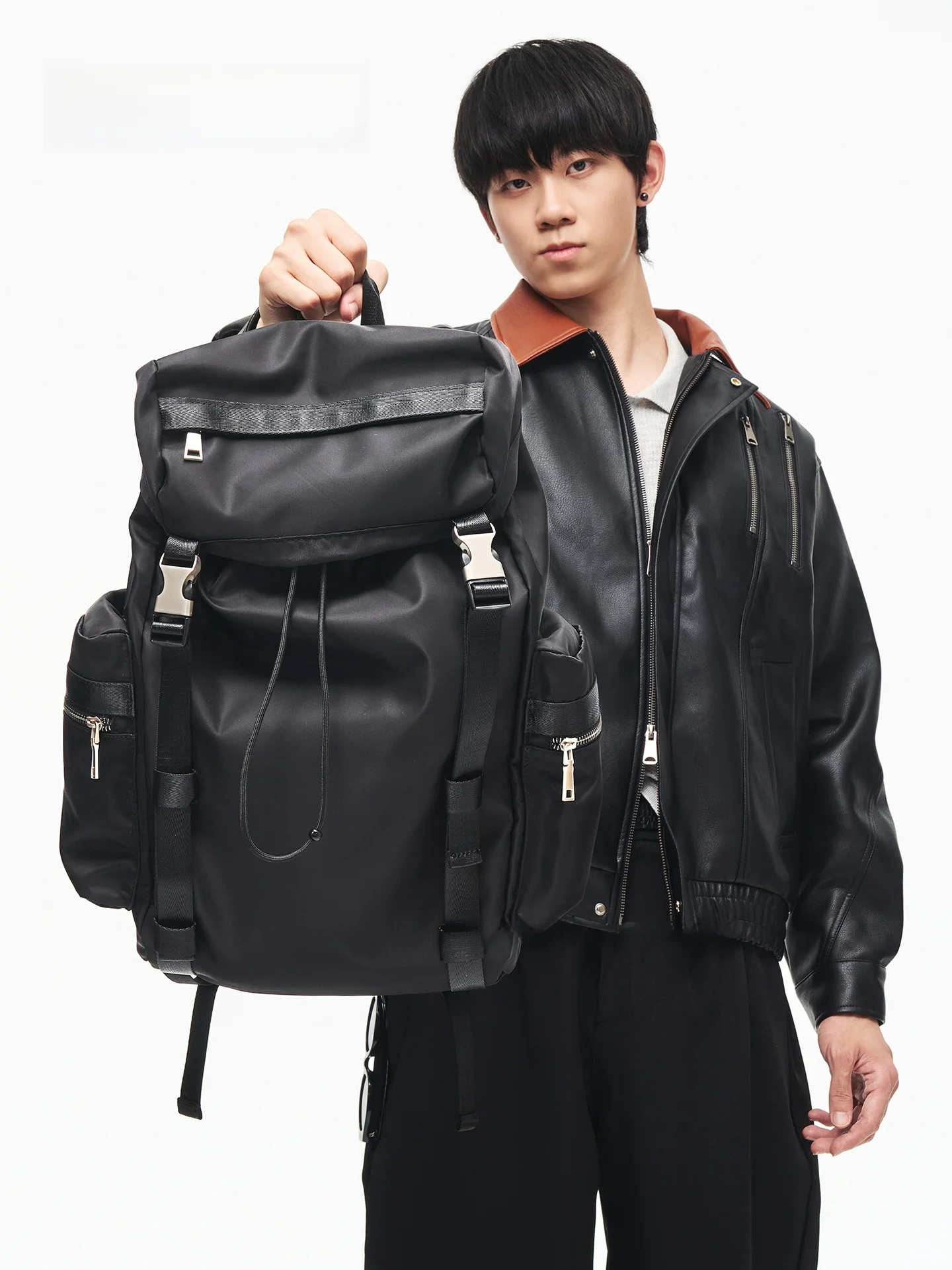 Nesbit Men's Outdoor Functional Backpack 2025 New Style Travel Hiking Commuting Bag Double Shoulder Bag Nylon Material
Nesbit Men's Outdoor Functional Backpack 2025 New Style Travel Hiking Commuting Bag Double Shoulder Bag Nylon Material