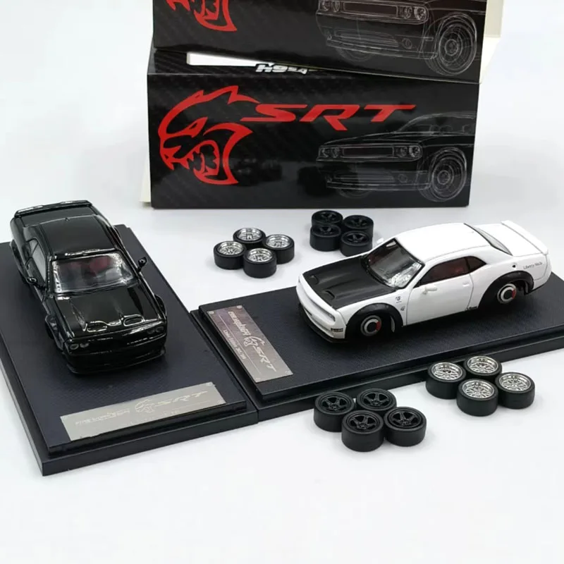 Diecast 1:64 Scale Fine works Hellcat SRT Alloy Simulation Car Model Static Collection Decorated Holiday Gift Toy Souvenir Gift
Diecast 1:64 Scale Fine works Hellcat SRT Alloy Simulation Car Model Static Collection Decorated Holiday Gift Toy Souvenir Gift